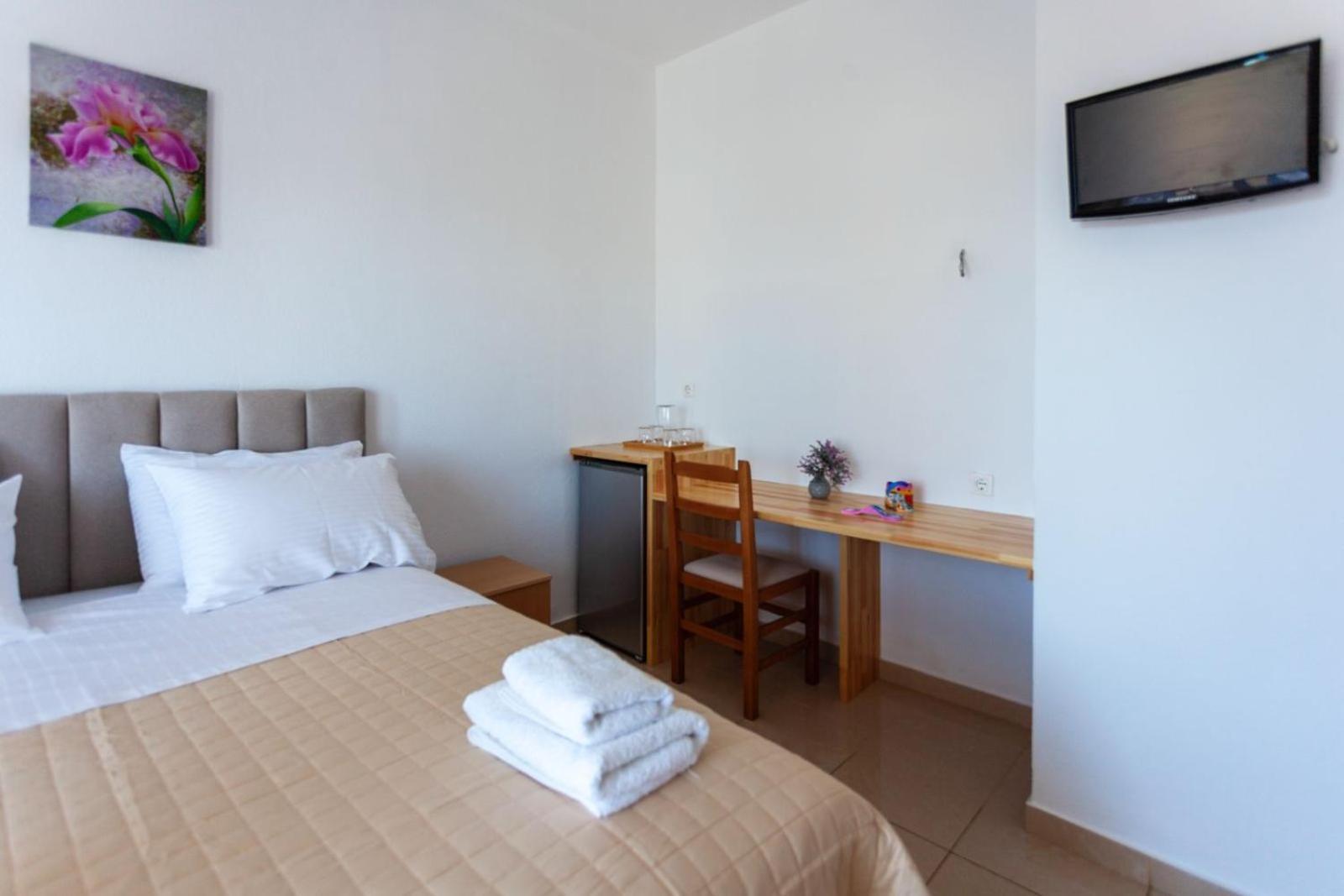 Zacharias Apartments Himare Exterior photo